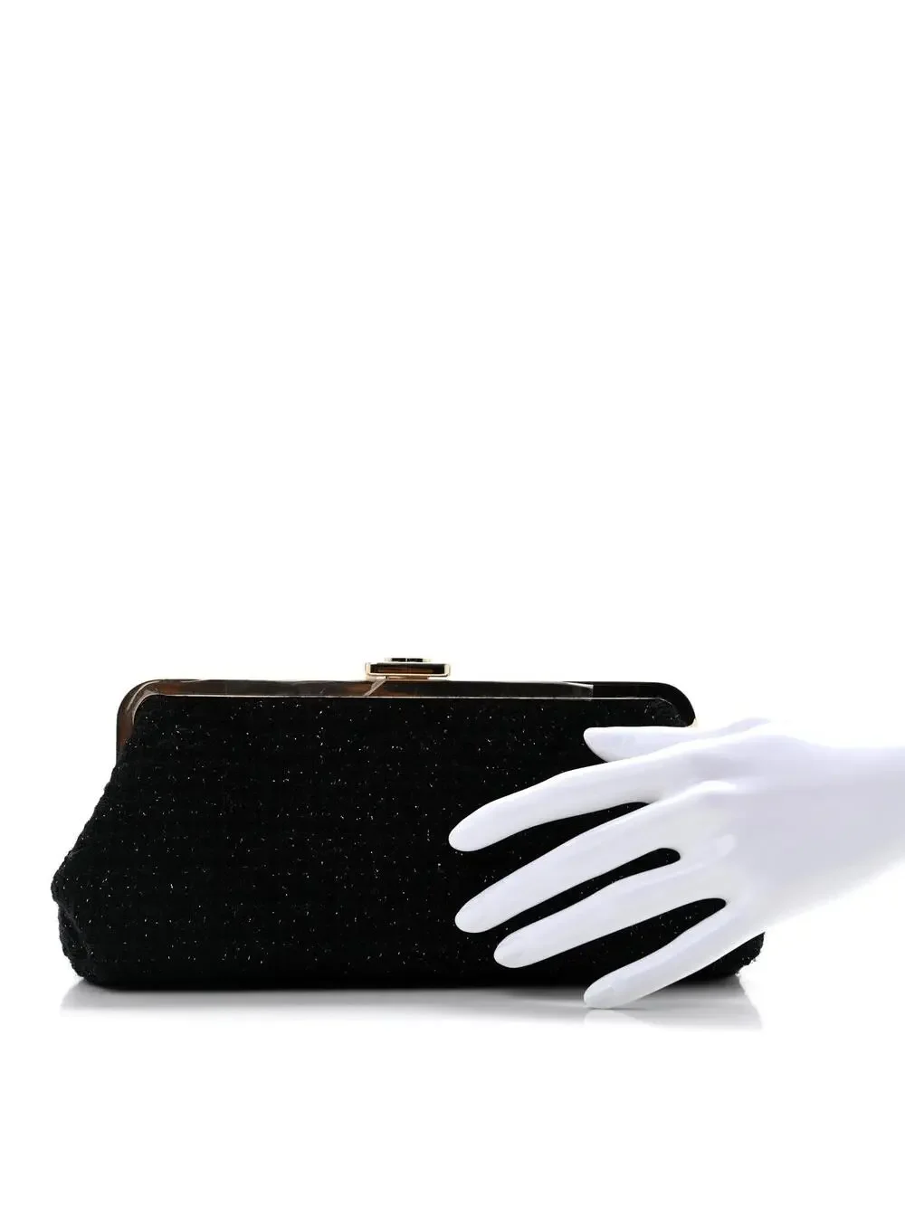 CHANEL indulge timeless